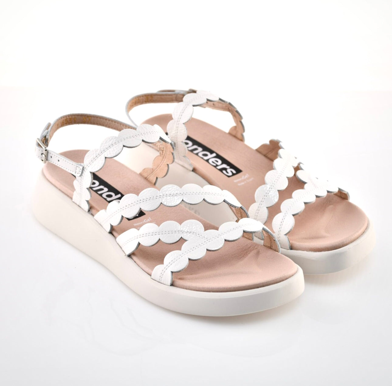 Wonders C-6531 Lack V Off White Patent Leather Buckle Sandal Made In Spain